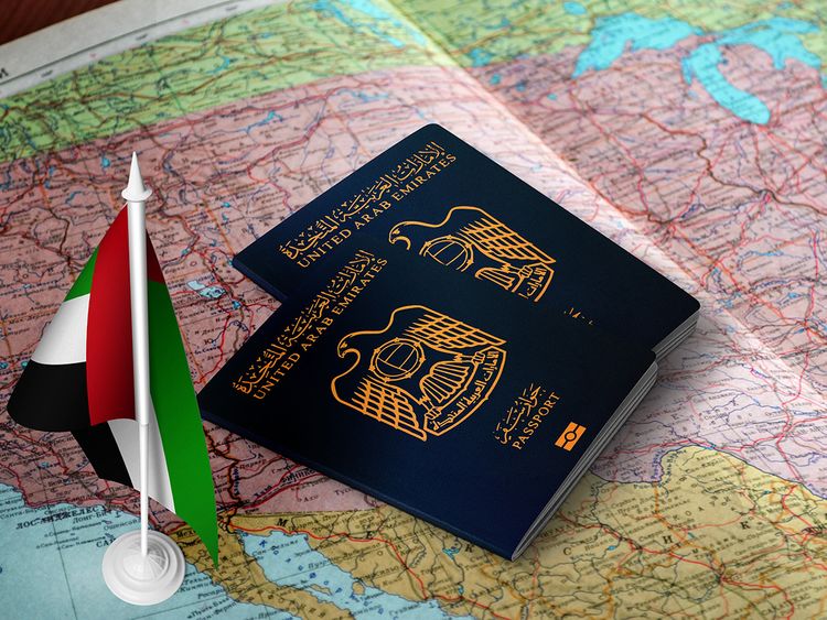 تمدید خودکار گذرنامه‌های اماراتی با سیستم هوشمند