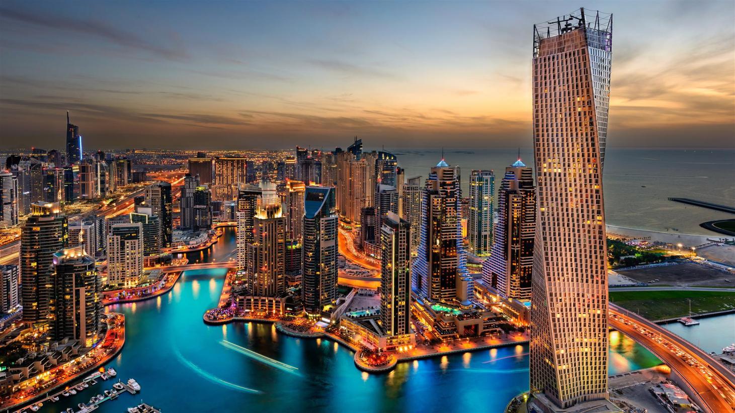 دبی، مقام برترین فرودگاه، هتل، و مقصد تجاری جهان را داراست