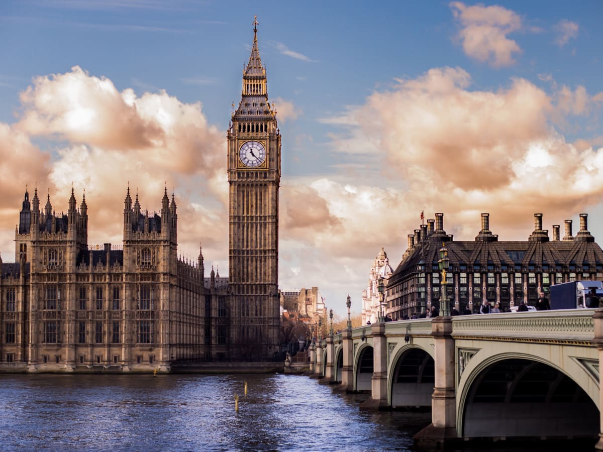 سفر به بریتانیا بدون نیاز به ویزا