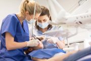 استخدام دستیار دندانپزشک در دبی