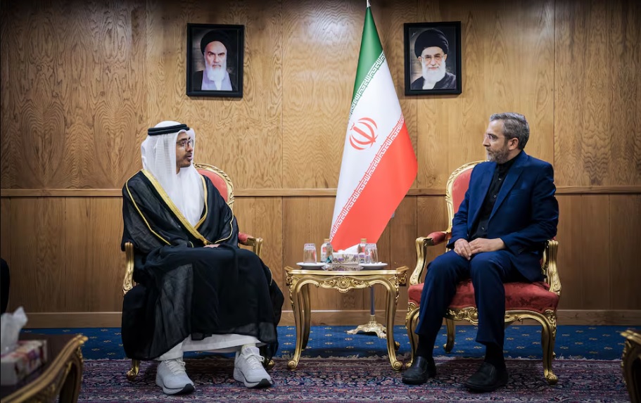 شیخ عبدالله در مراسم عزاداری رئیس جمهور ایران در تهران شرکت کرد